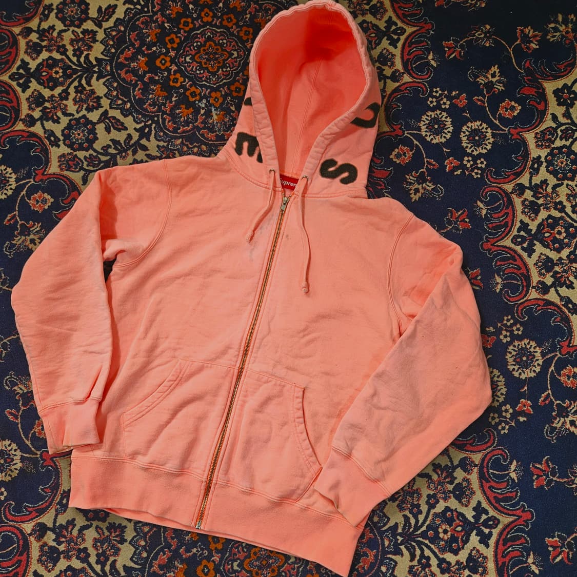 슈프림 18fw 치토 본 후드집업 핑크 상품이미지3