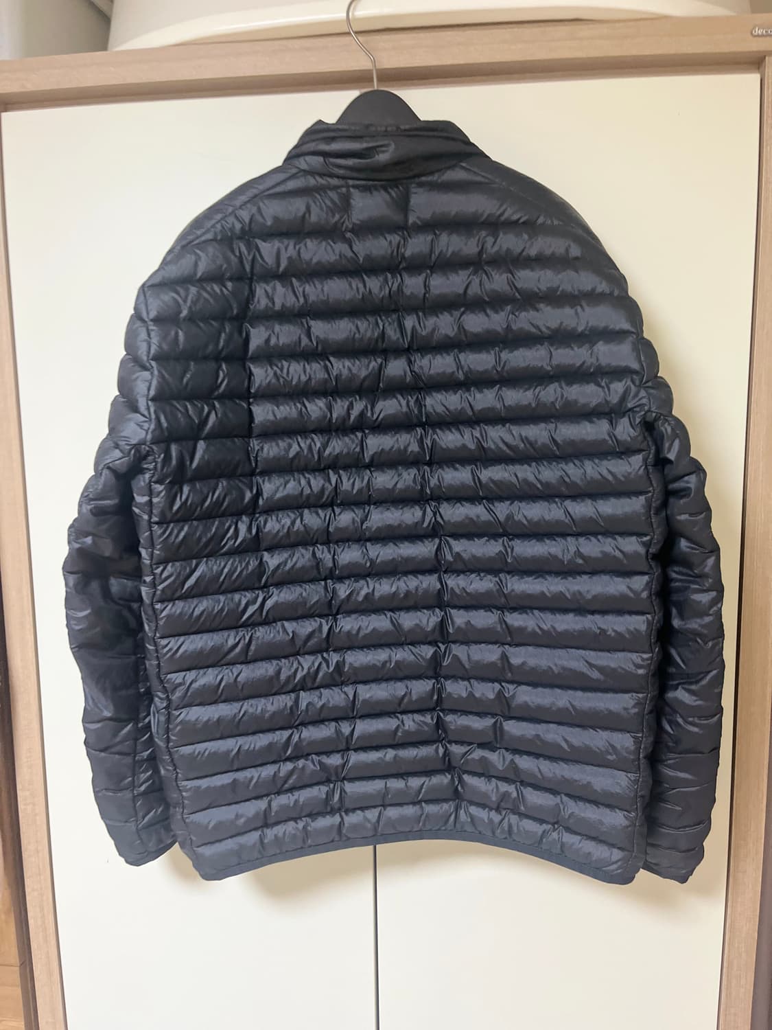 L]스톤아일랜드 룸우븐 경량패딩 블랙 23Fw 상품이미지4