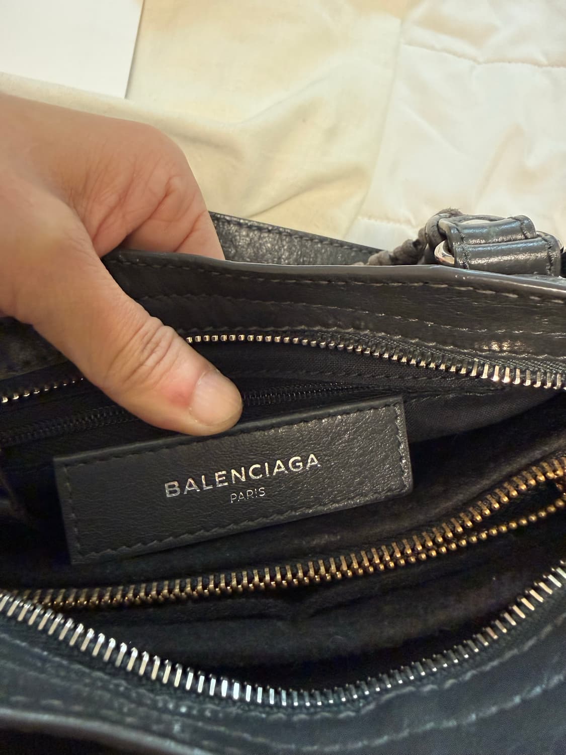 발렌시아가 모터백 팝니다 상품이미지3