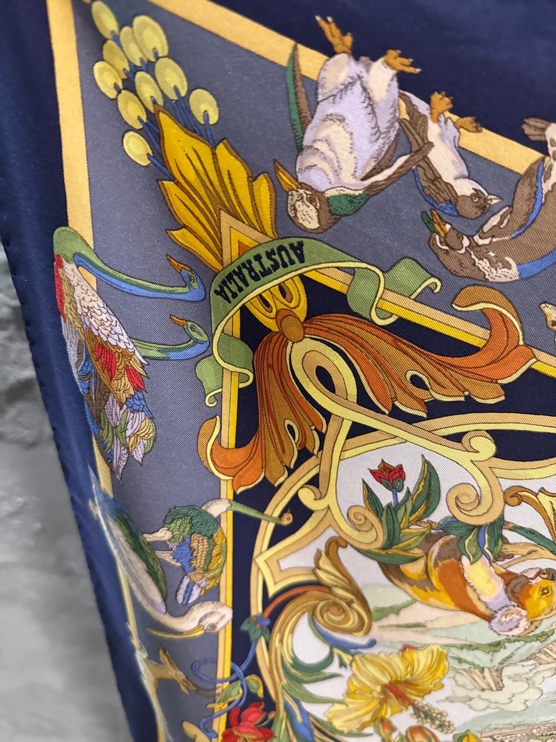 구찌 Gucci 세계 대륙 모티브 실크 스카프 네이비 상품이미지7