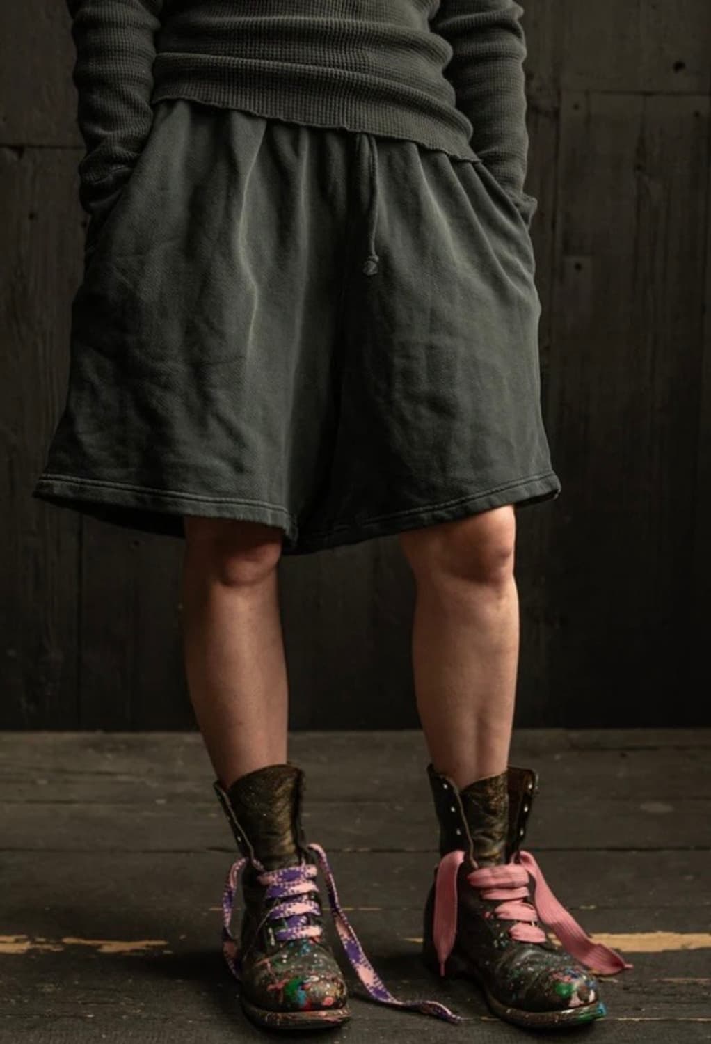 메이드원 오버사이즈 쇼츠 OVERSIZED SHORTS BLACK 상품이미지3