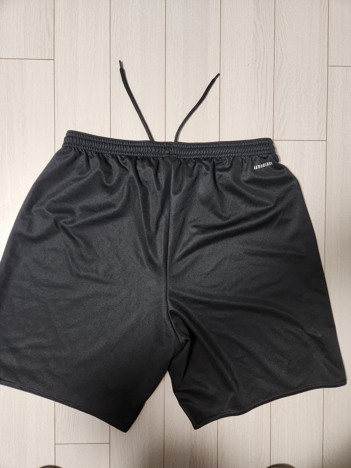 아디다스 러닝 트레이닝 반바지 파르마 16 쇼트 xl(새상품급)

아디다 상품이미지5