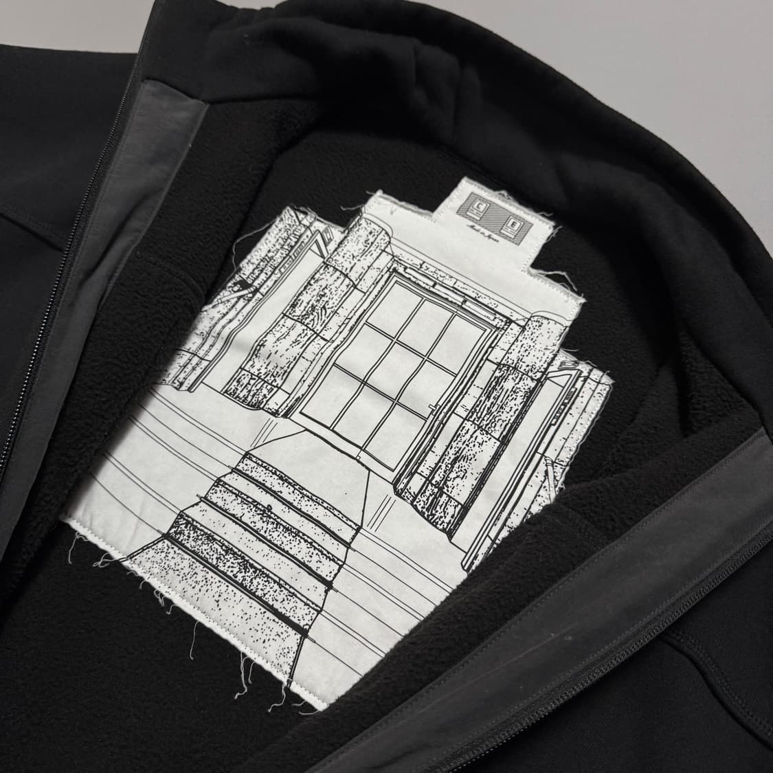 카브엠트(CAVEMPT) 21ss 블랙컬러 퓨리 백 소프트쉘 자켓 상품이미지3