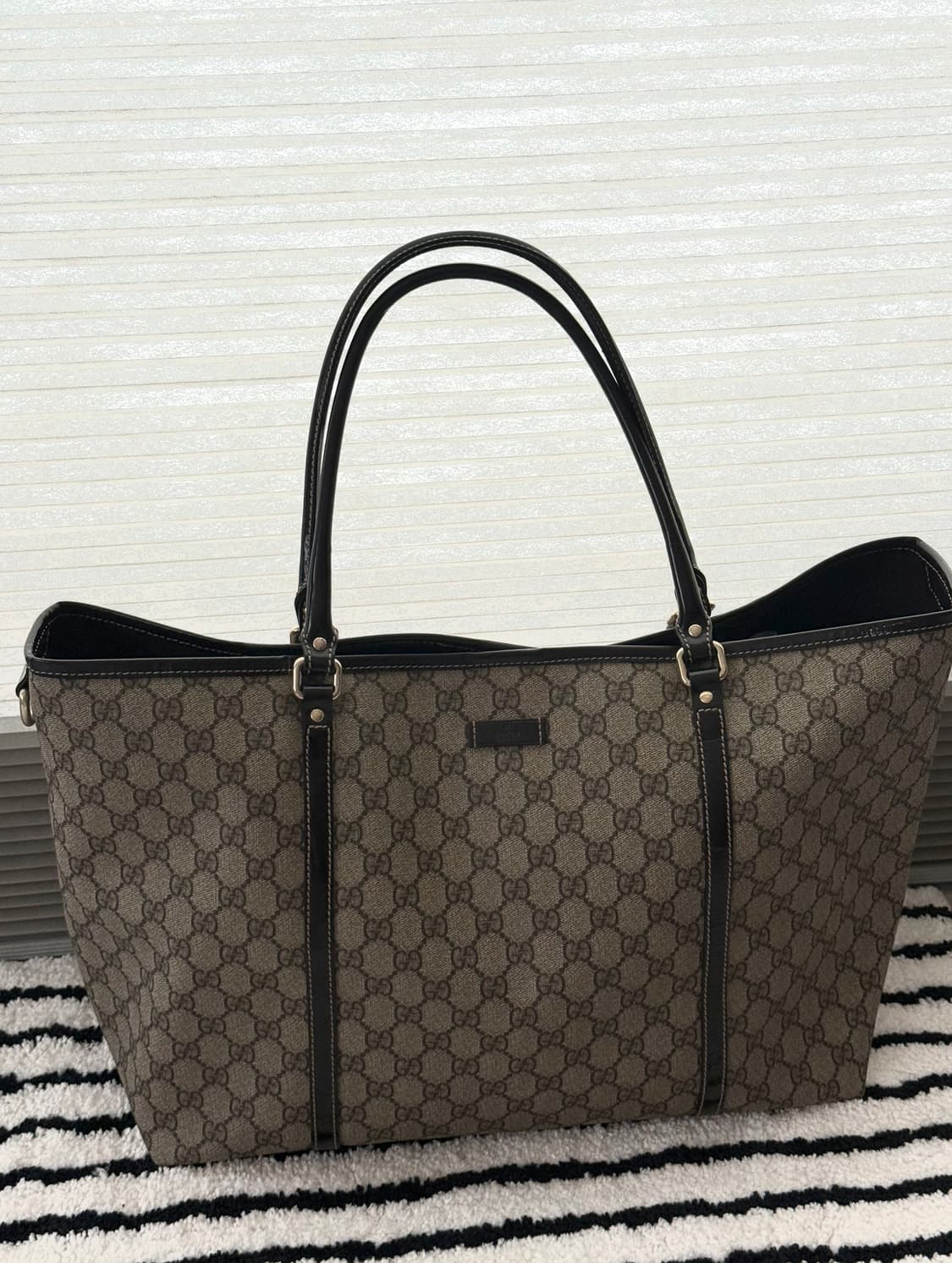 GUCCI GG 수프림 조이 쇼퍼백 오버사이즈 상품이미지1