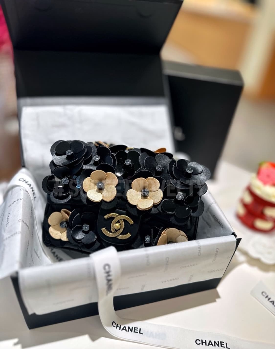 샤넬 메탈 까멜리아 클래식 숄더백 크로스백 상품이미지1