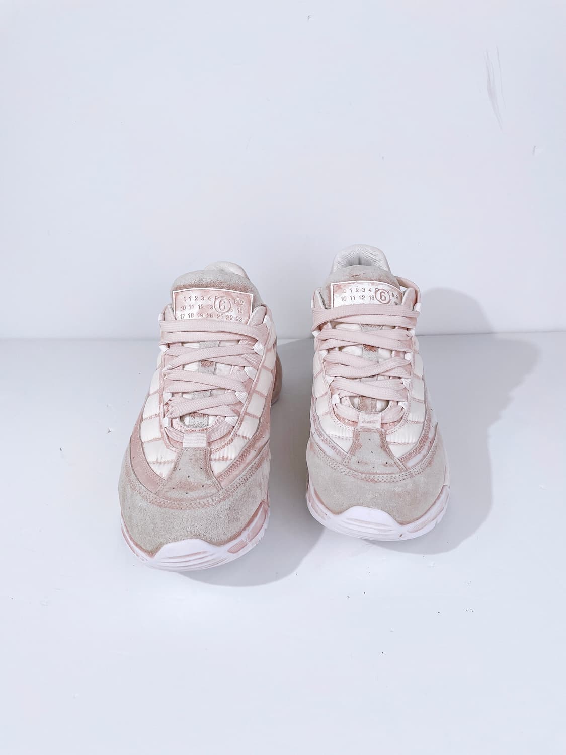 (정품/새상품) MM6 남성 핑크 디스트레스트 이펙트 로우 스니커즈 상품이미지4