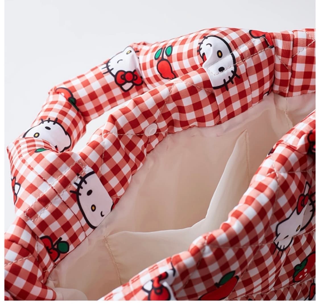 (새제품)스파오X헬로키티 퀄팅 가방 상품이미지8