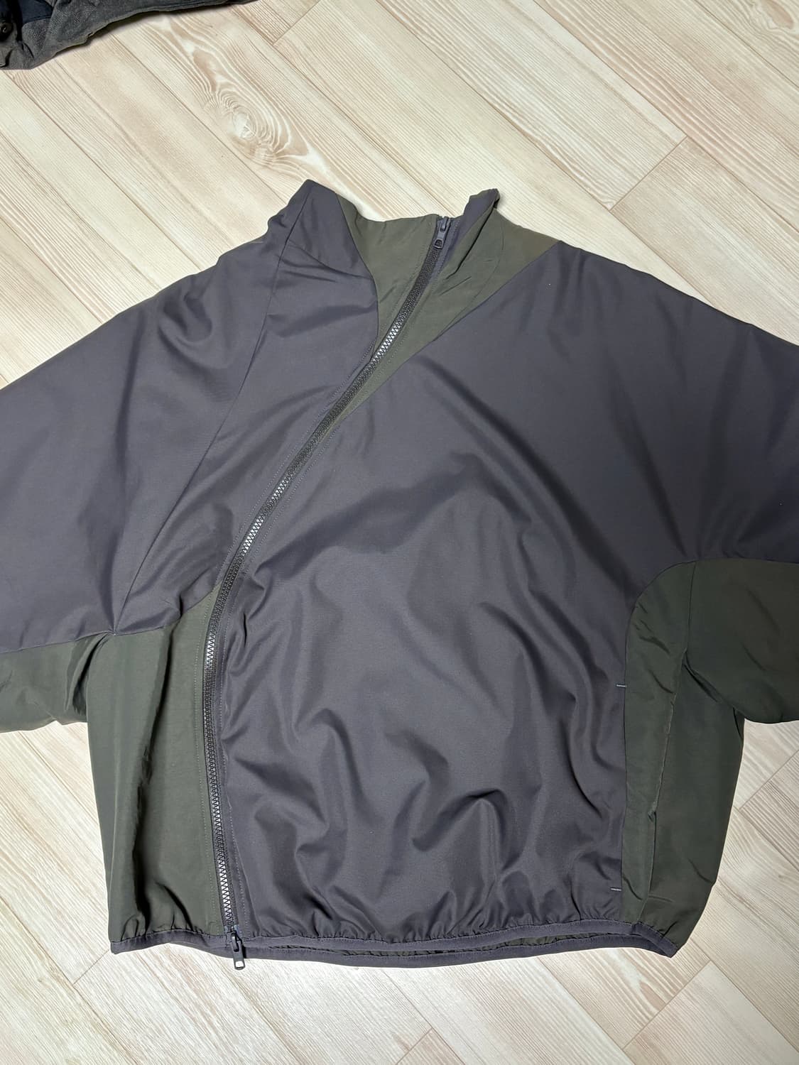 포스트 아카이브 팩션 4.0+ 테크니컬 자켓 라이트 차콜 M 상품이미지3