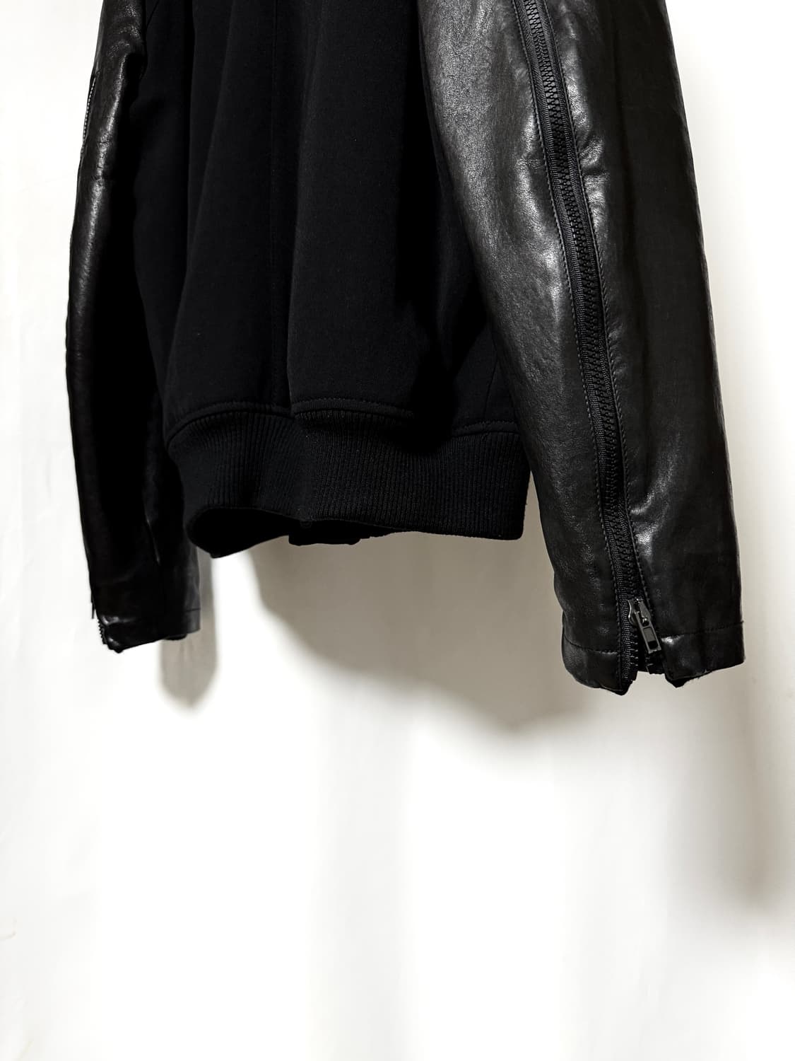 지방시 09FW Military Lether Varsity Jacket 상품이미지9