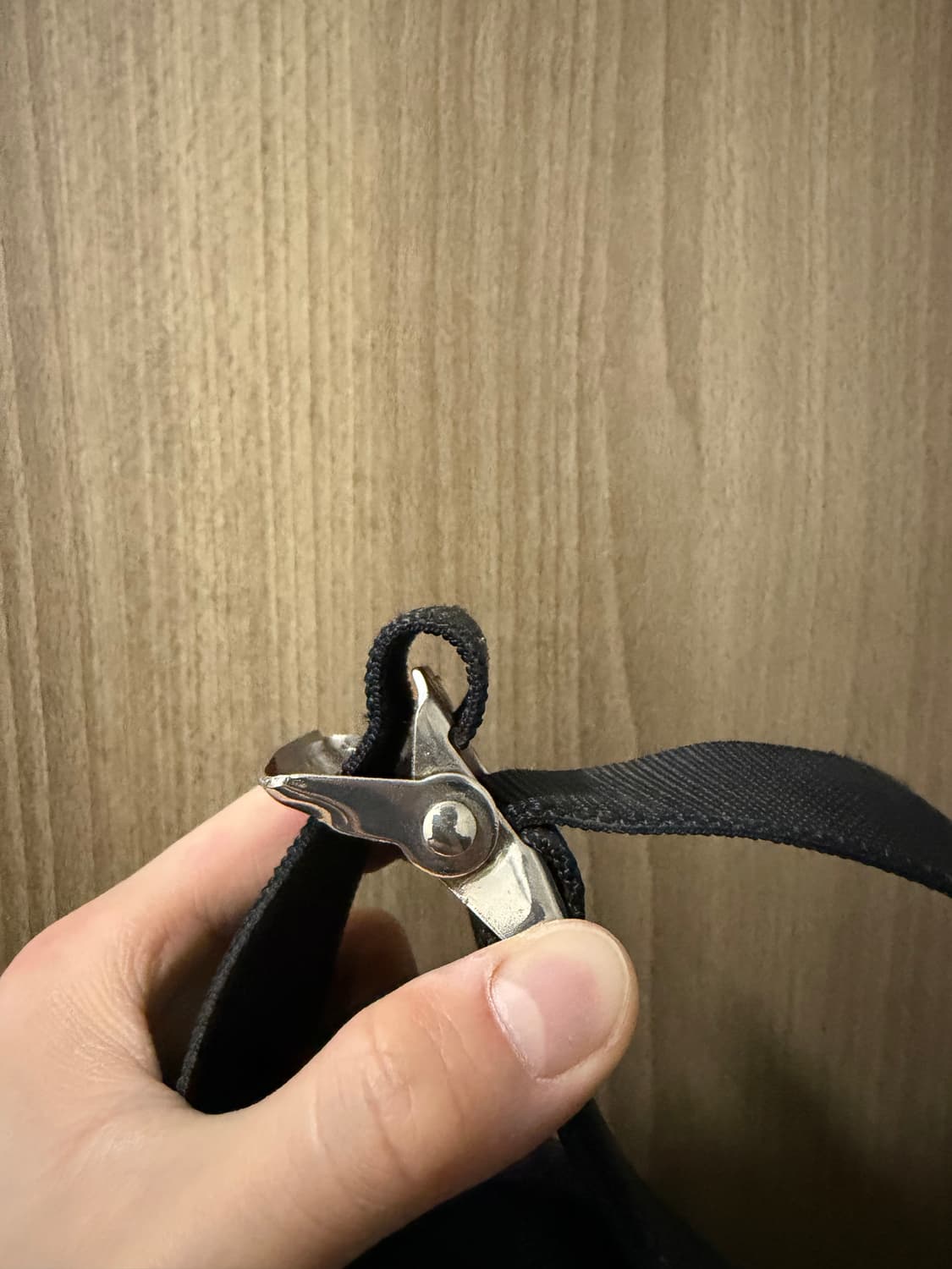 슈프림 x 드마티니 [정품] (시세 70만) 메신저백 자수 로고 상품이미지8