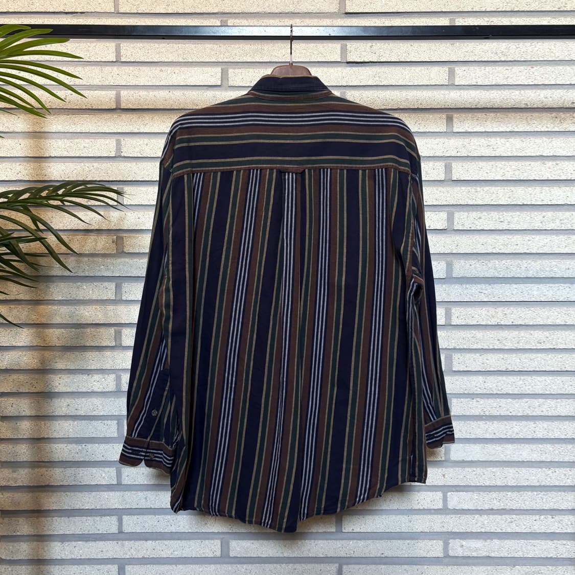 IZOD 아이조드 코튼 워시드 멀티라인 스트라이프 셔츠 3라인 디테일 상품이미지3