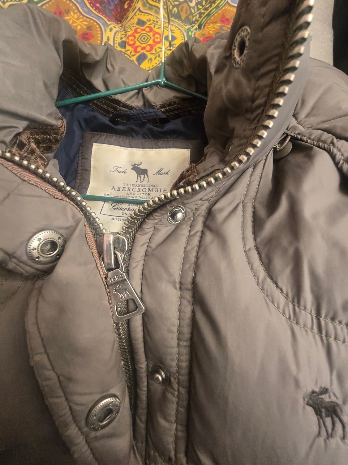 아베크롬비 앤 피치
(Abercrombie & Fitch)다운패딩 카키 상품이미지3