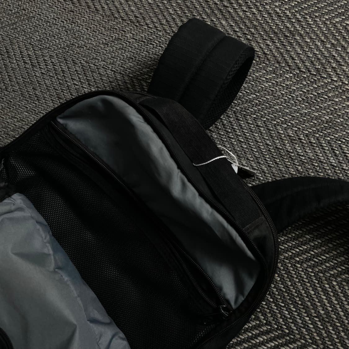 나이키 빅스우시 올드스쿨 블랙 디테일 백팩o 4091 상품이미지4