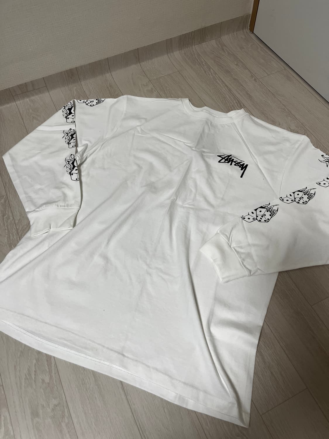 스투시 파이어 다이스 롱슬리브 티셔츠 화이트 상품이미지2