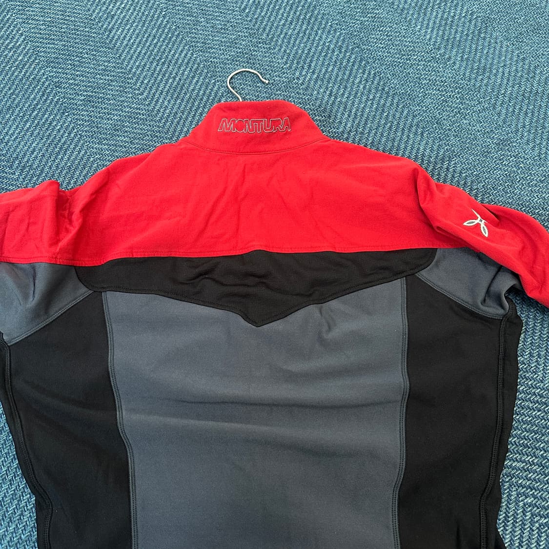 [L] 몬츄라 반집업 긴팔티 상품이미지2