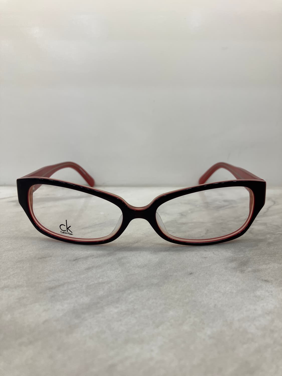 캘빈클라인 블러드 레드 소프트 스퀘어 뿔테 안경 상품이미지6