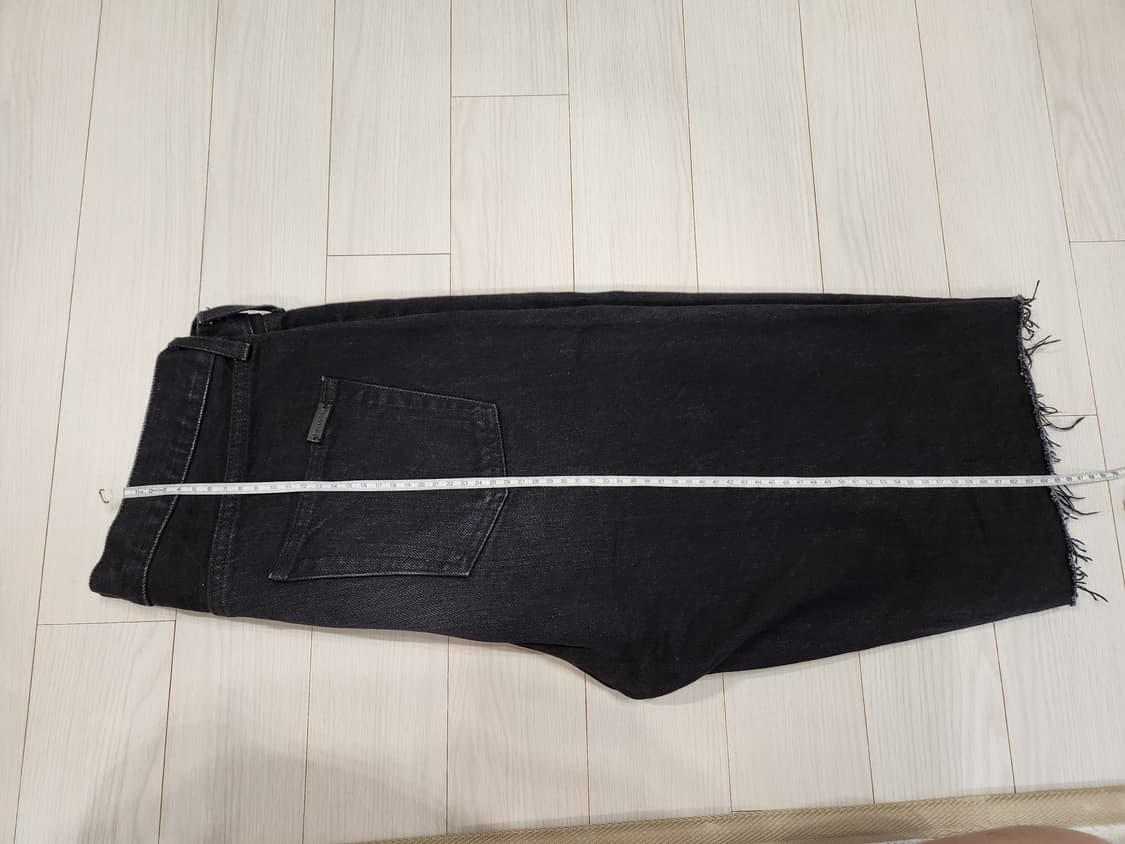 생로랑 밑단디스 버뮤다 워싱블랙 데님 팬츠 상품이미지6