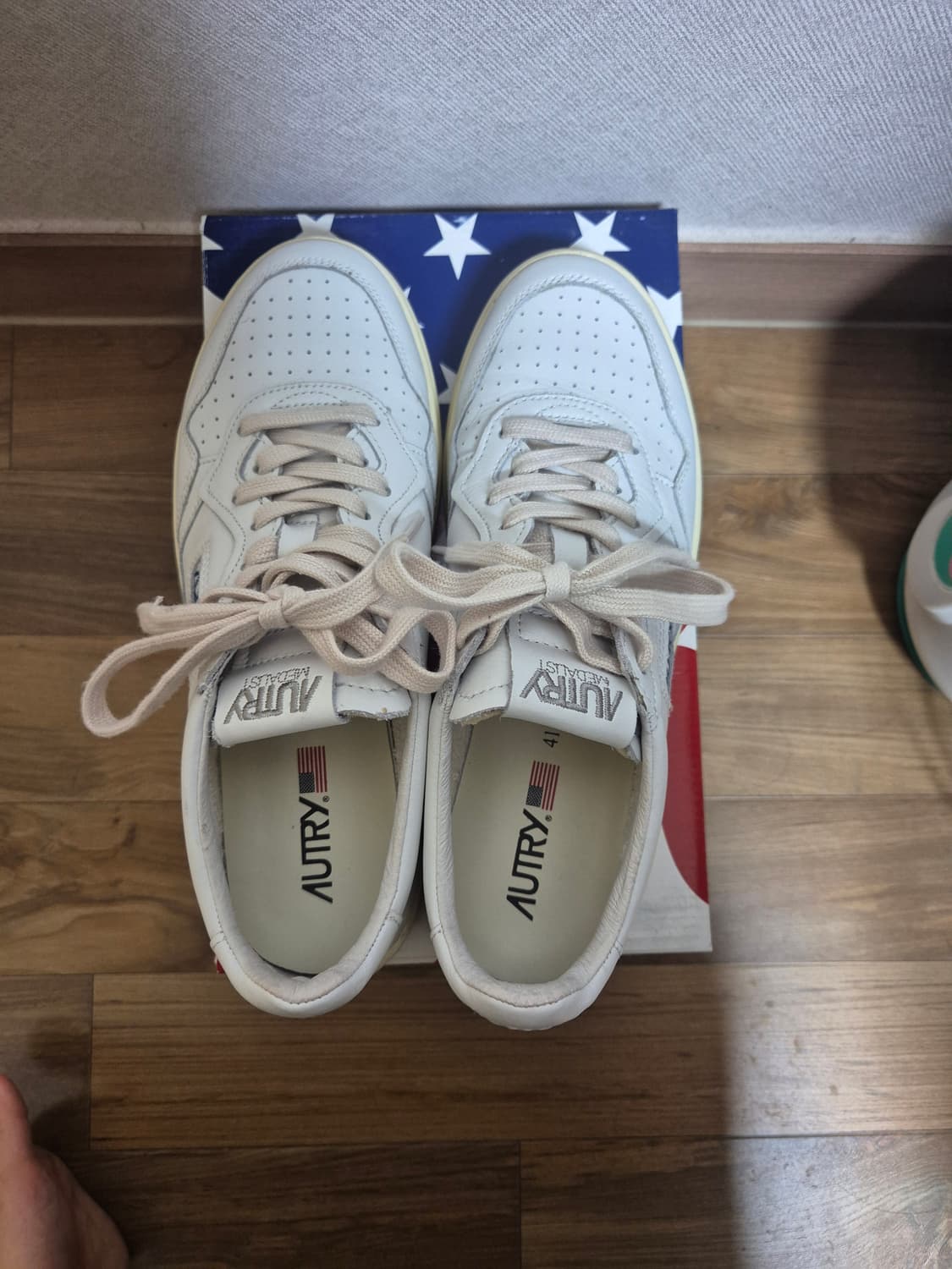 오트리 메달리스트 로우레더 스니커즈 41 상품이미지1