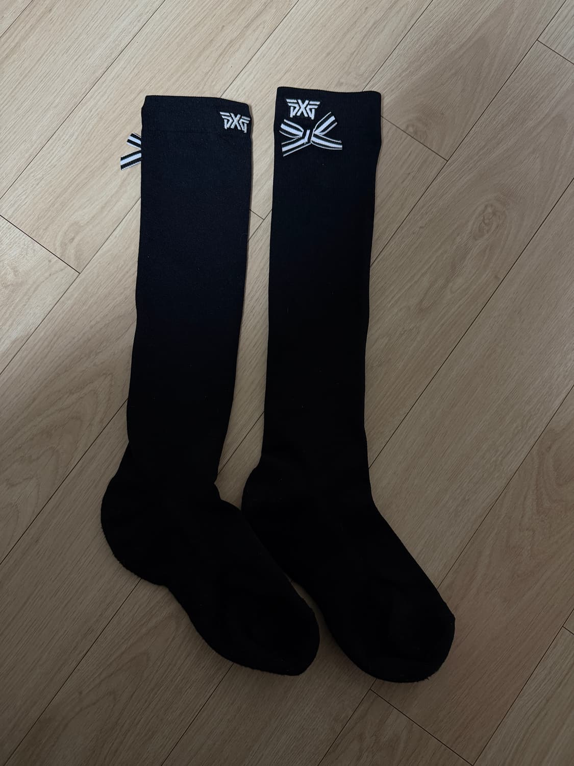 (매장구입) PXG 니삭스 리본 블랙 골프 양말 상품이미지2