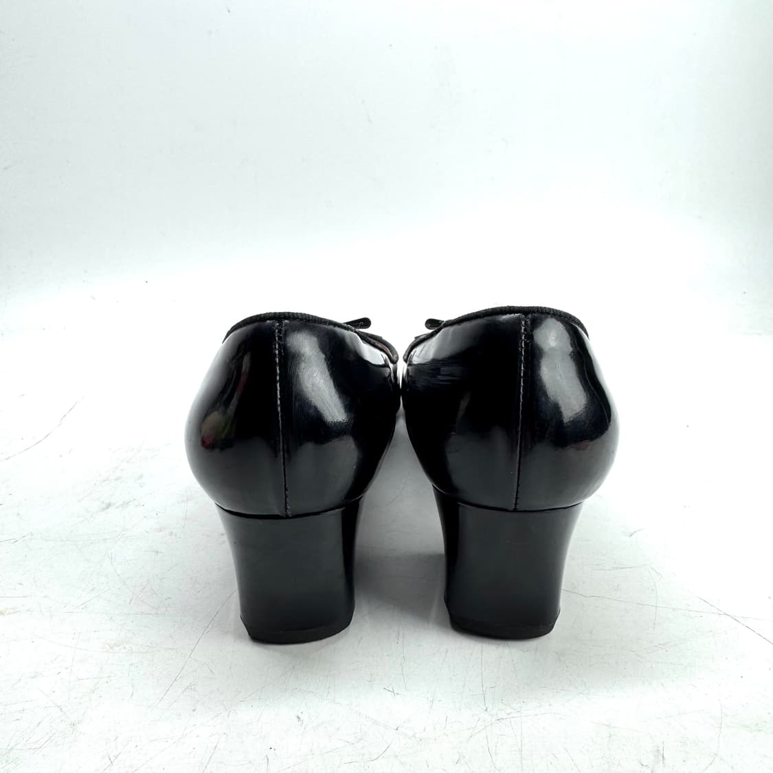 235) 페라가모 바라 에나멜 펌프스 힐 상품이미지5