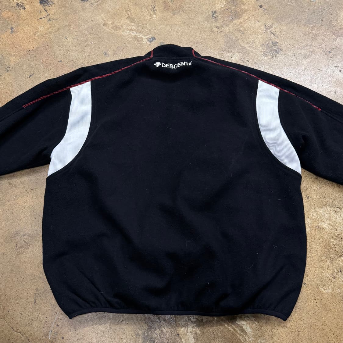 [정품/105] 데상트 블랙 기모 맨투맨 티셔츠 b17 상품이미지4
