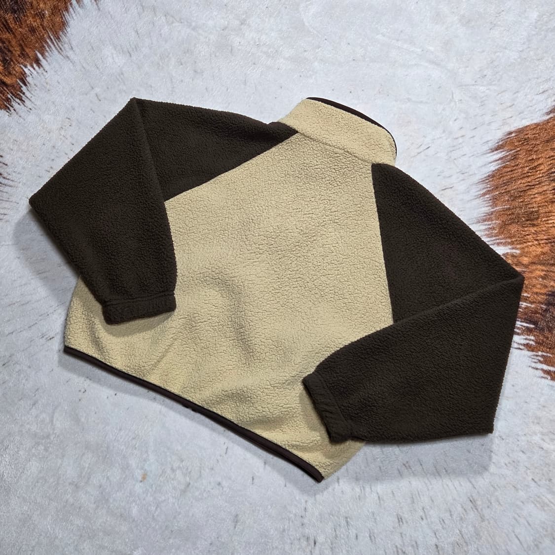 나이키 브라운 배색 크롭 후리스 상품이미지4