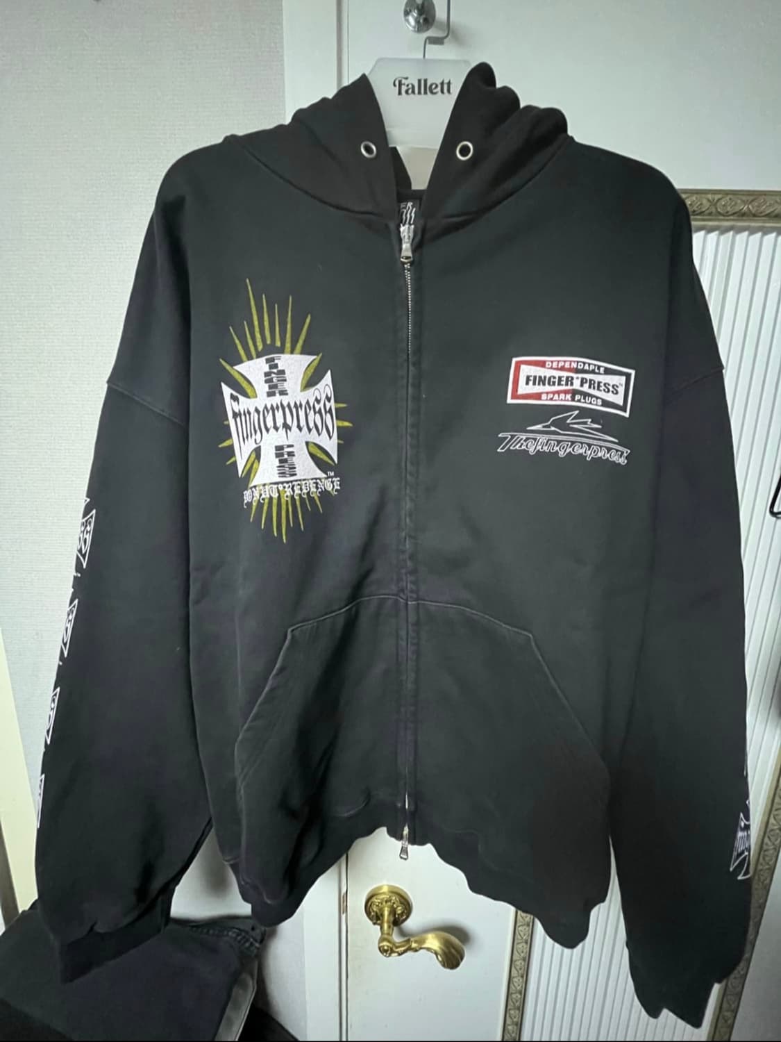 도넛리벤지 핑거프레스 스파크 후드집업 상품이미지1