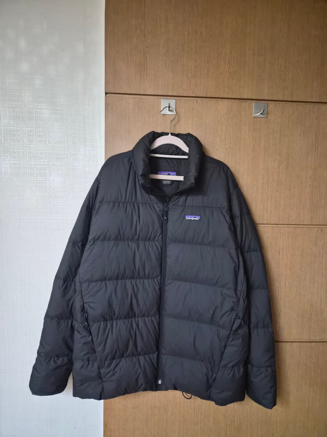 파타고니아 사일런트다운패딩 상품이미지1