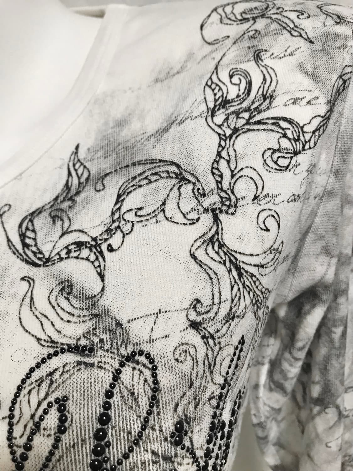 빈티지 펑크 레터링 스터드 자수 롱슬리브 탑 상품이미지7