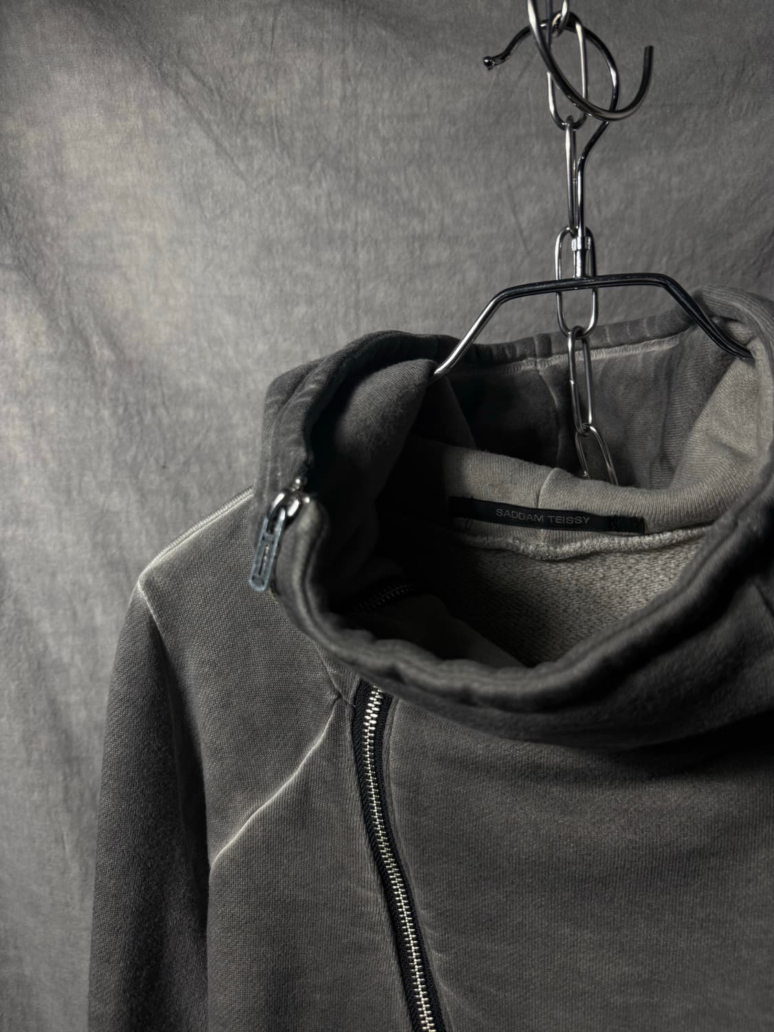 SADDAM TEISSY Asymmetric Zip Hoodie 상품이미지5