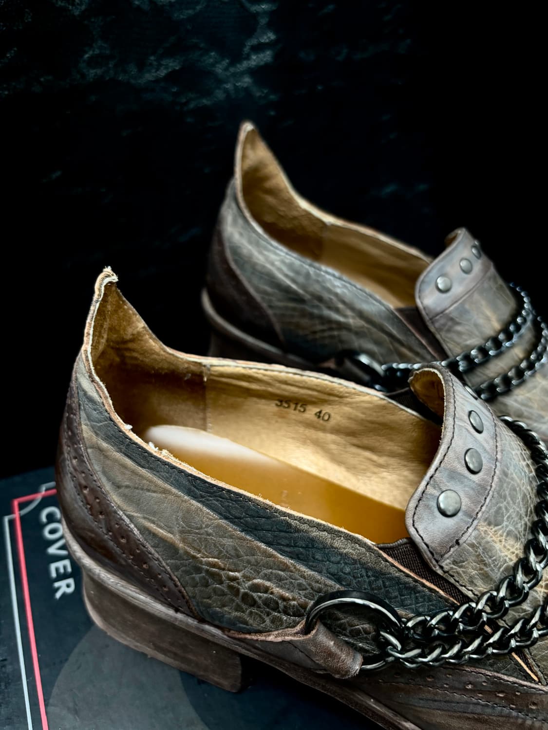 “Red Cover” 00’s Crocodile Chain&Stud Bo 상품이미지5