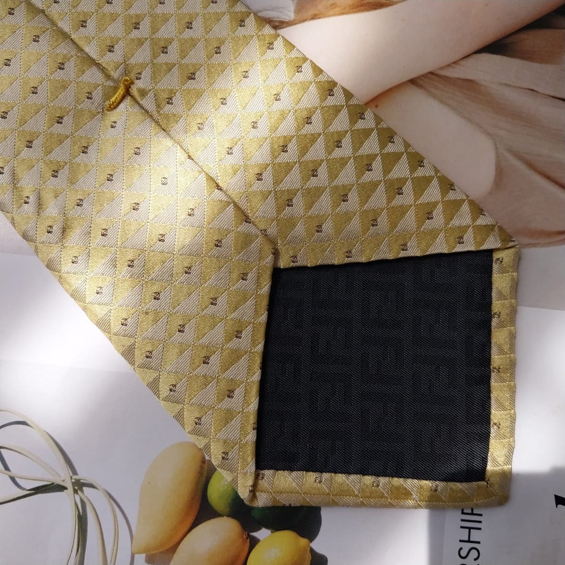 펜디 넥타이 레몬 컬러 로고 패턴 8.4cm A+~A등급 K2589 상품이미지6