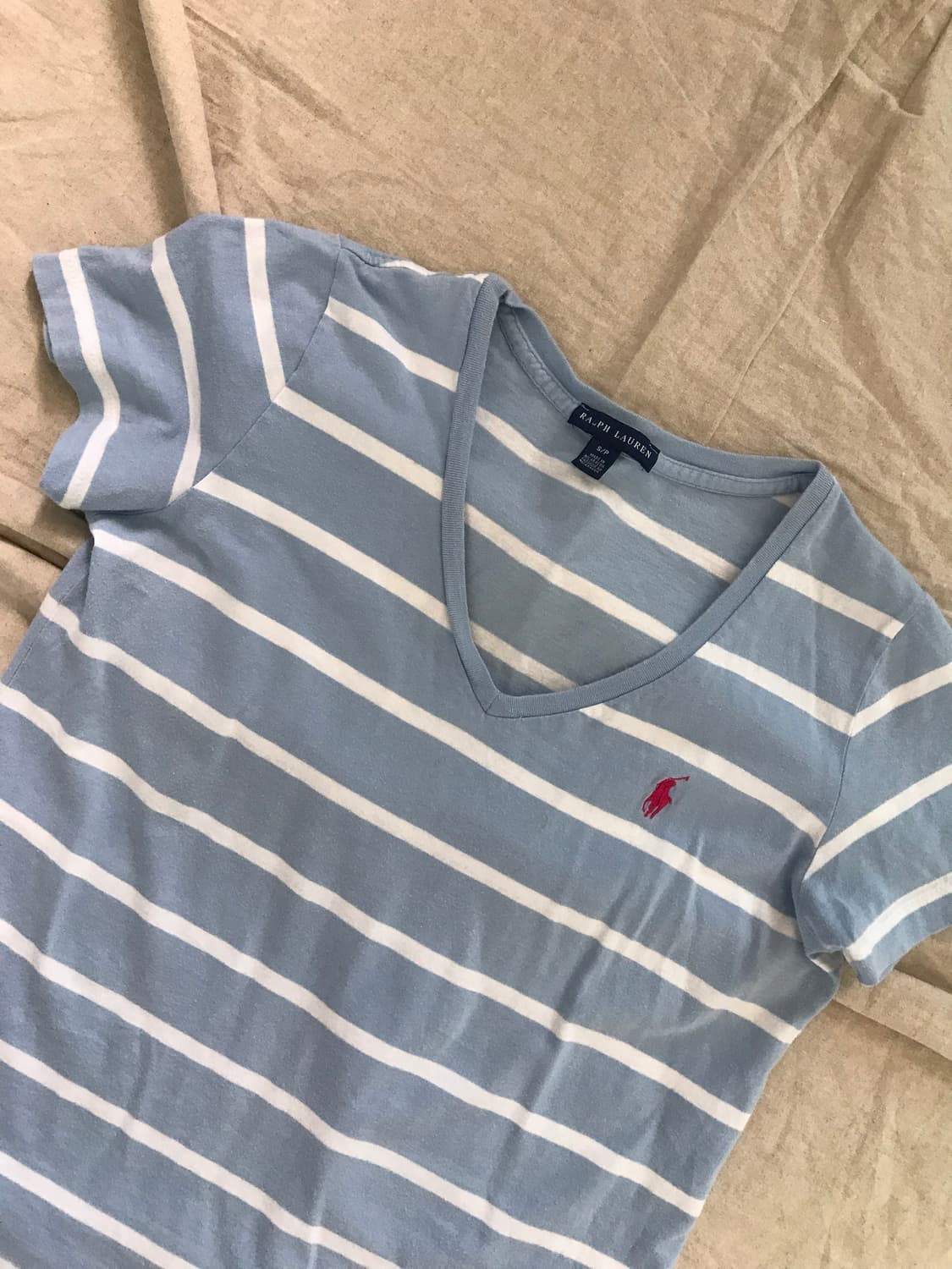 폴로 랄프로렌 포니 로고 스트라이프 브이넥 반팔티 상품이미지6