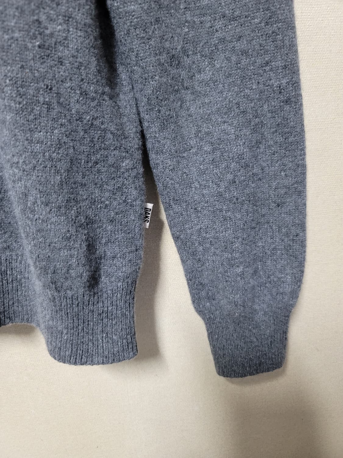 닥스 런던 캐시터치 인타샤 카라니트 상품이미지2