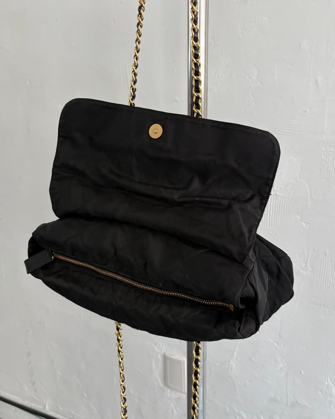 Prada 프라다 블랙 리나일론 퀄팅 체인 숄더백 상품이미지6