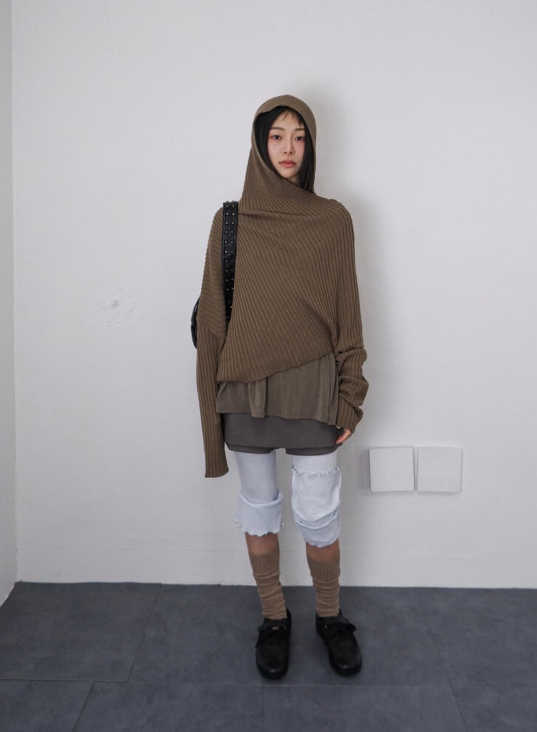 비삼샵 비센사이 버튼 발렛 슬리브 + 듄 후드 니트 상품이미지2