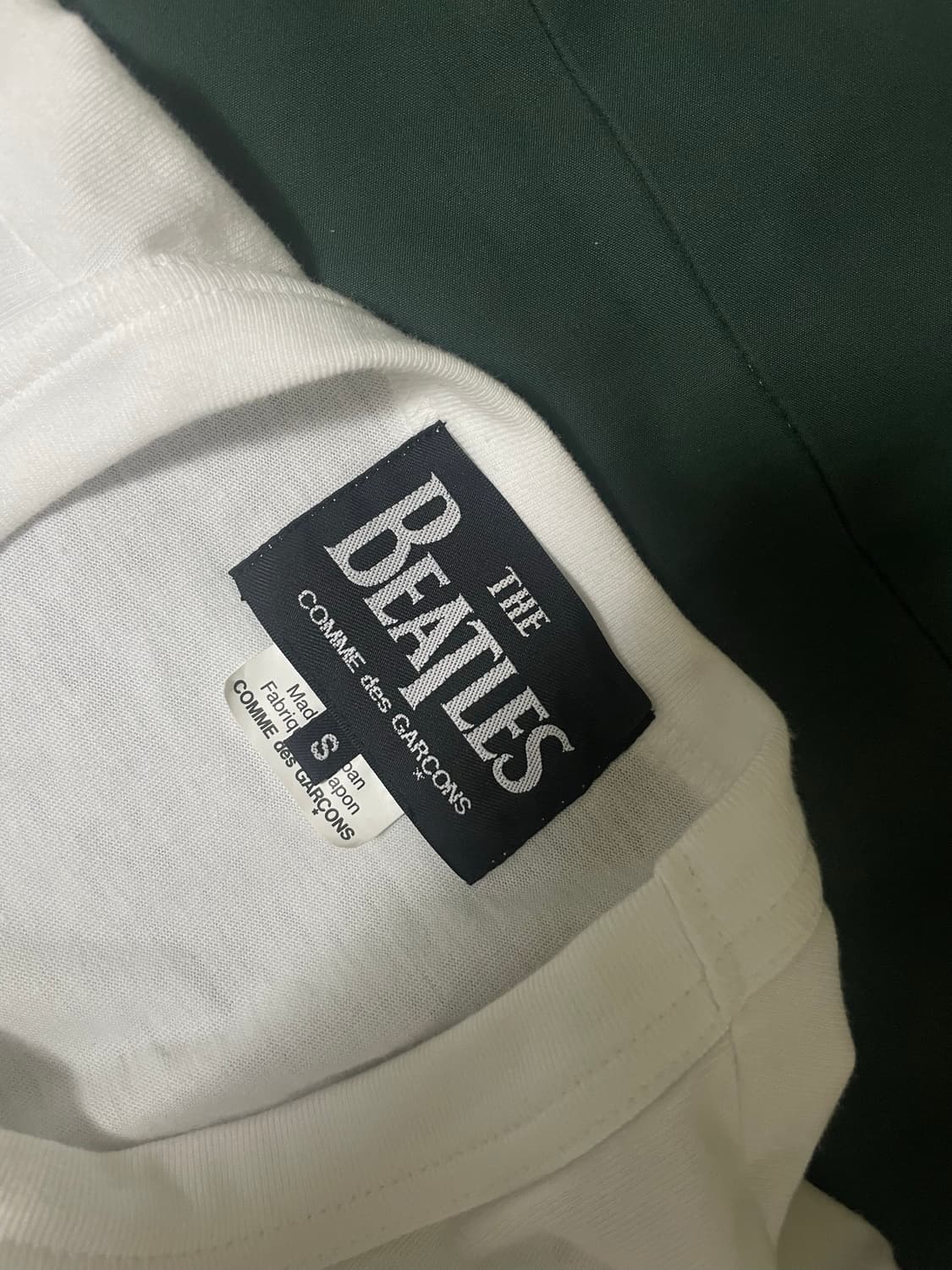 꼼데가르송 비틀즈 애플 티셔츠 상품이미지2