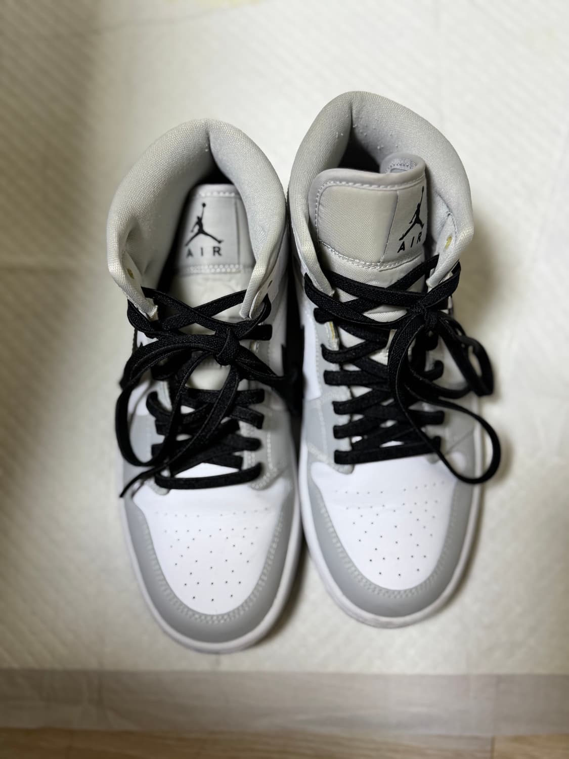 나이키 조던 1 미드 그레이 포그 235사이즈 상품이미지1