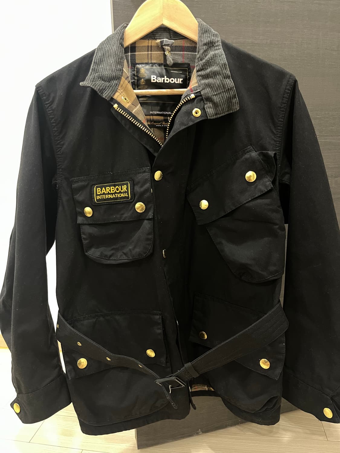 바버 인터네셔널 A7 블랙 자켓 상품이미지2