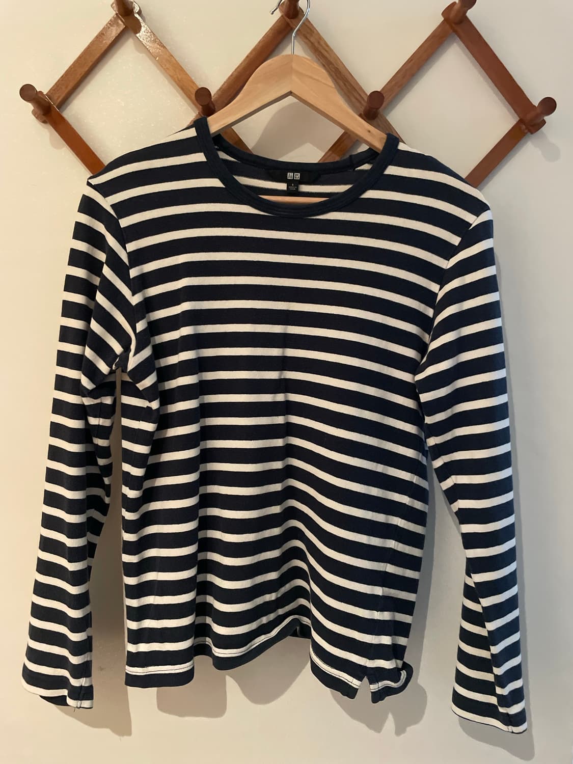 Uniqlo Stripe T 상품이미지1