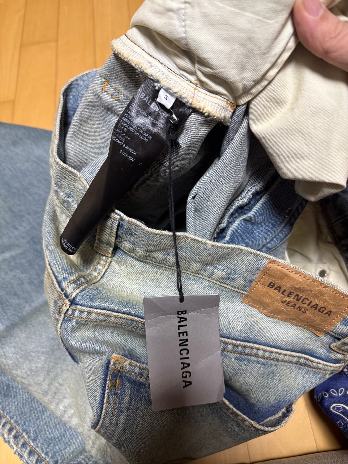 발렌시아가 라지배기 코팅진 상품이미지3