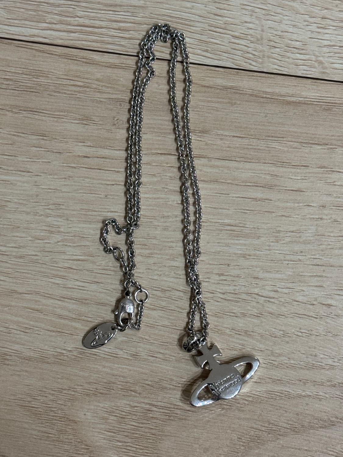 비비안 웨스트우드 미니 바스 릴리프 펜던트 실버 상품이미지4