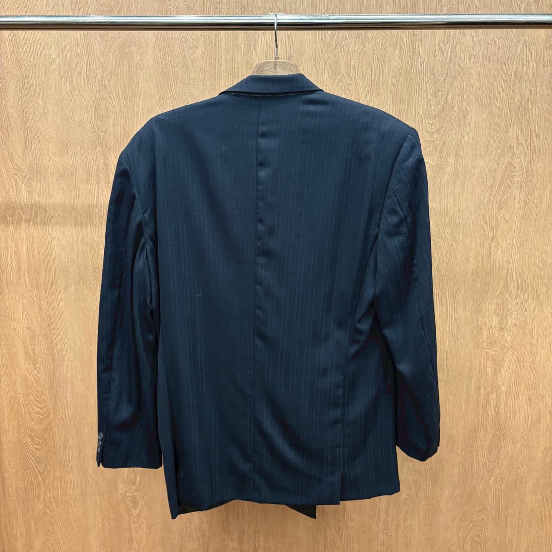 베르사체 정장 블레이저 스트라이프 안감 포인트 컬러 디테일 차콜 상품이미지3