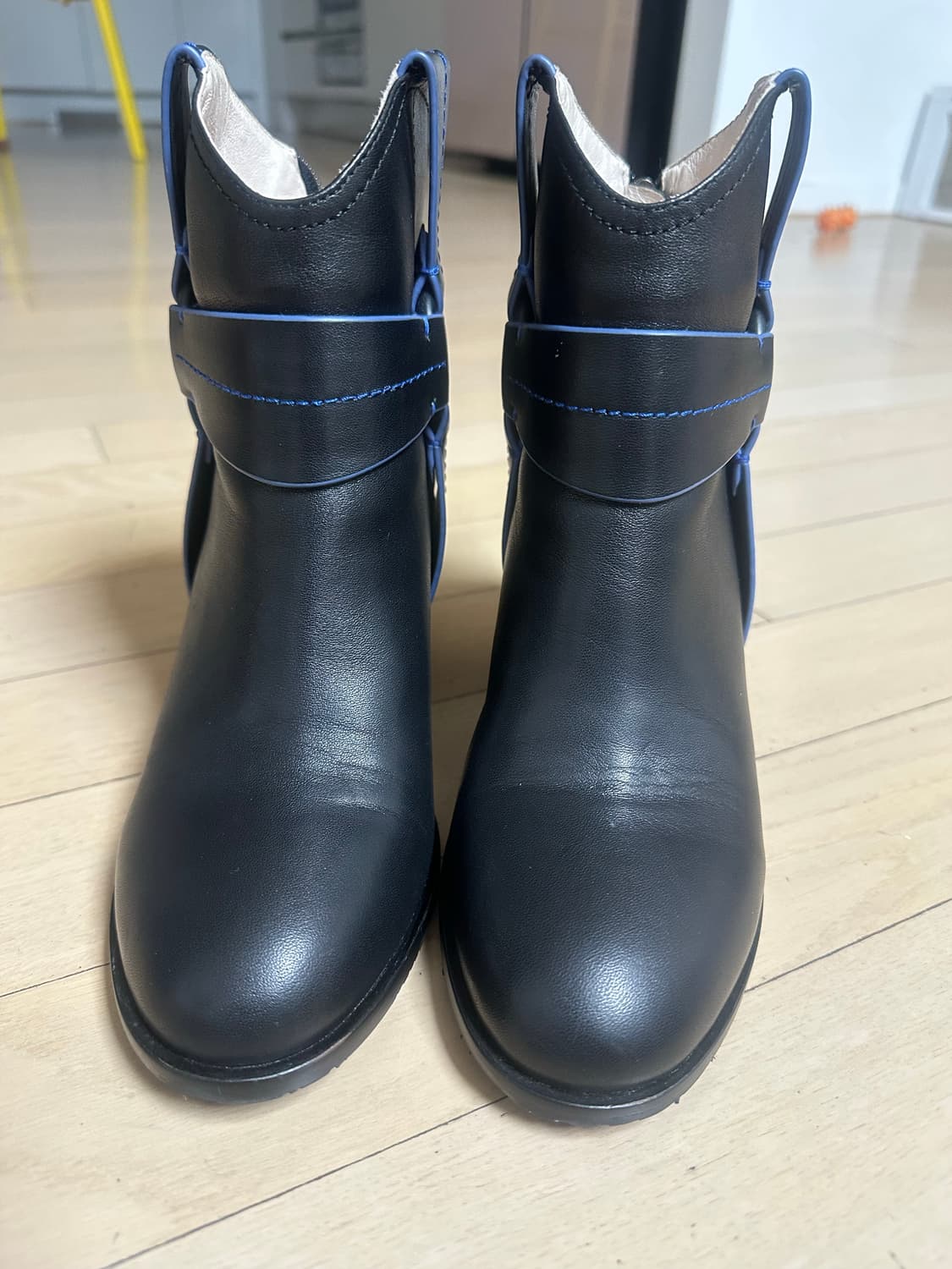 슈콤마보니 천연소가죽 부츠 상품이미지1