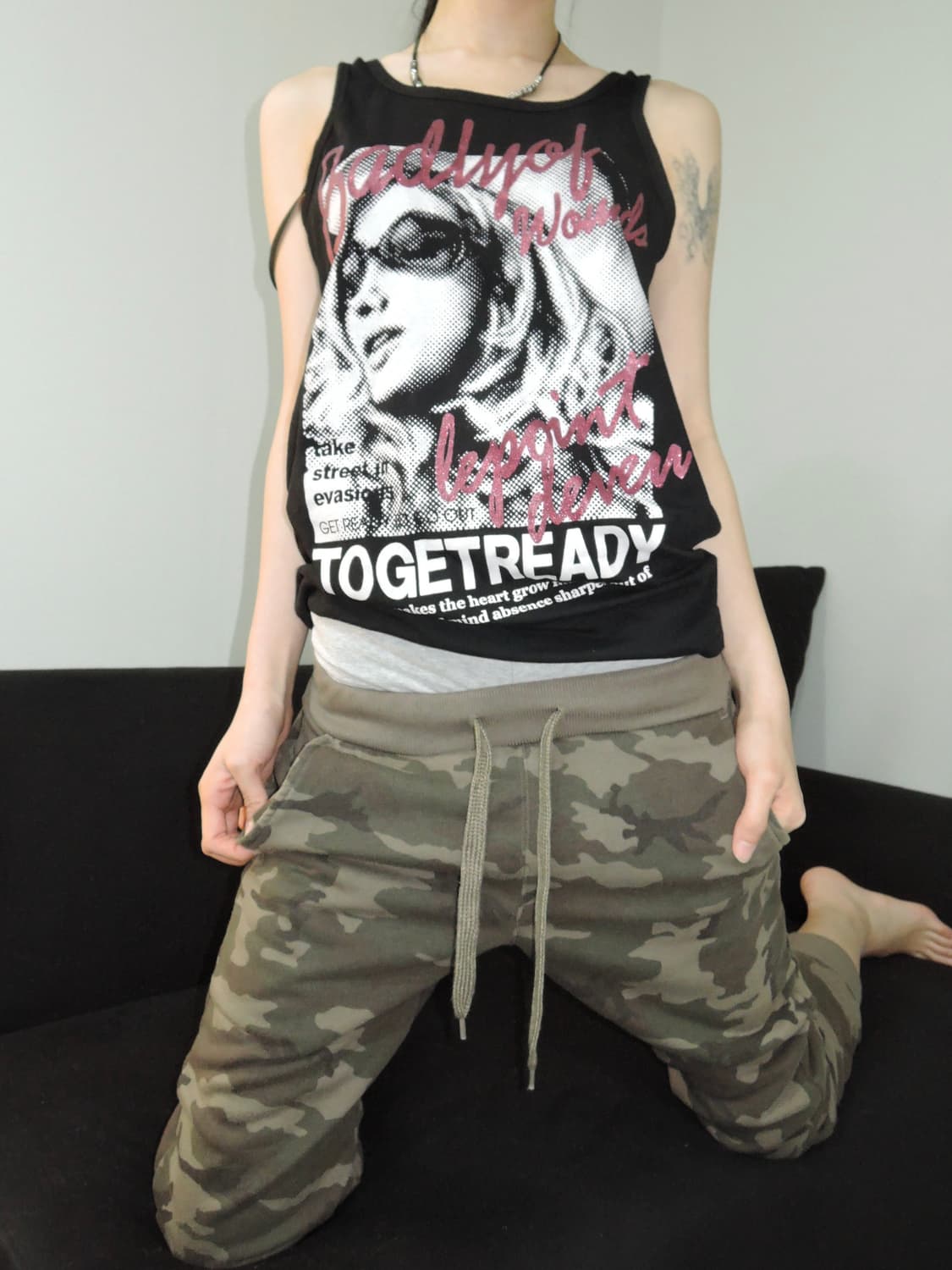 Glitter Graphic Tank Top 상품이미지2