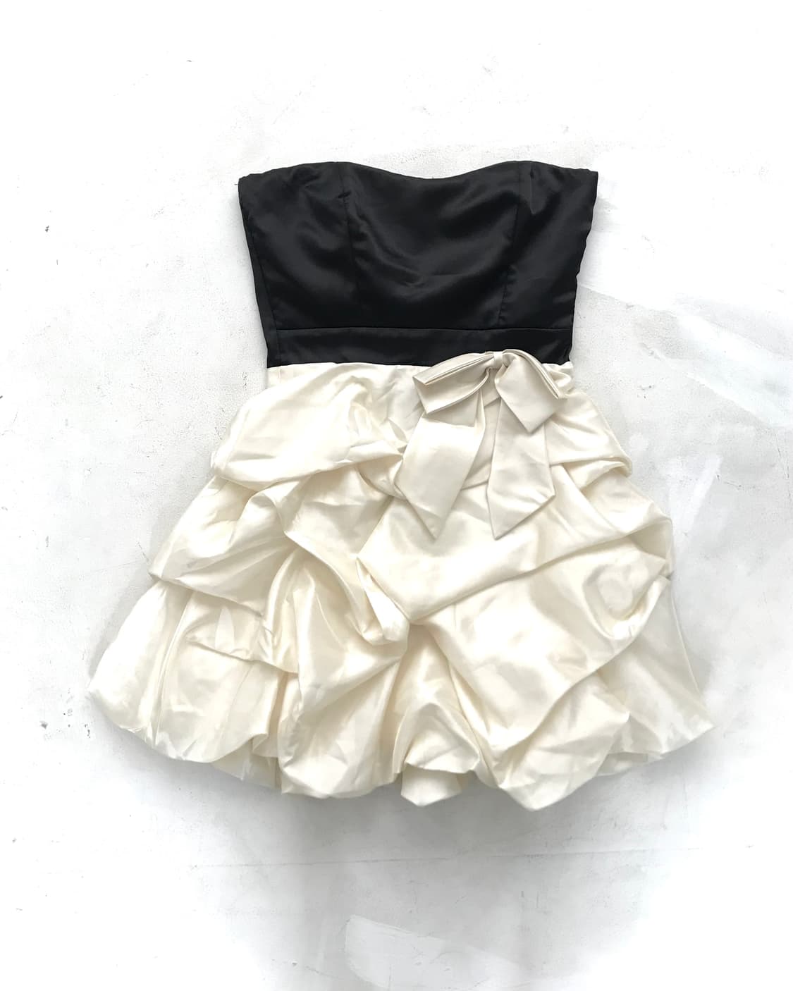 Romantic satin ivory&blac tulip onepiece 상품이미지1