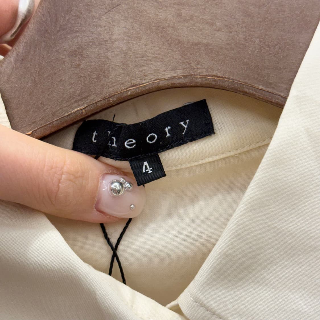 띠어리 코튼 긴팔 셔츠 에포렛 포켓 디테일 슬림핏 아이보리 상품이미지7