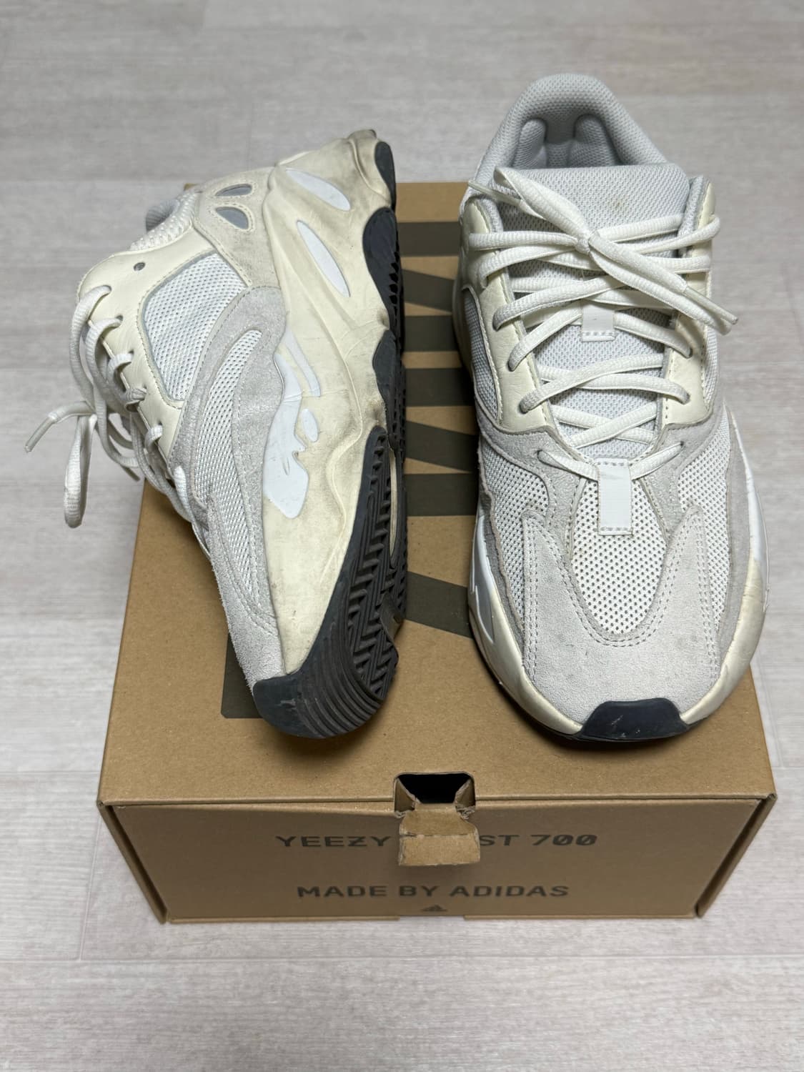 아디다스 이지 부스트 700 아날로그 265 상품이미지4