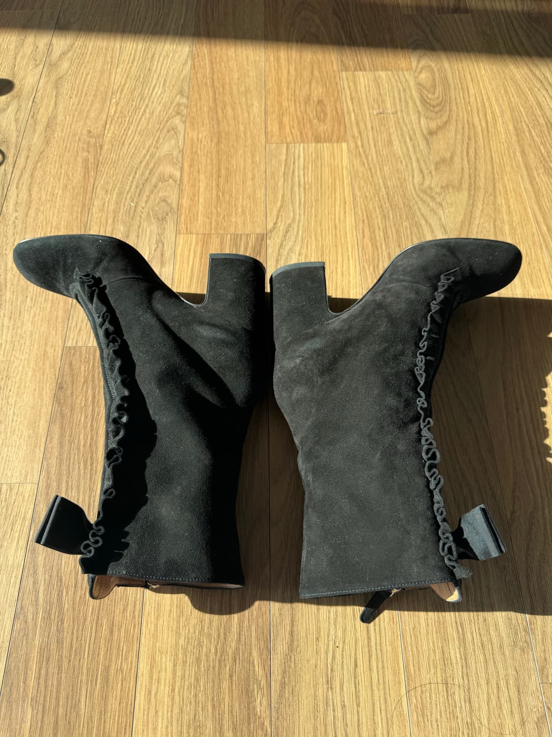 로랑스 디케이드(Laurence Dacade) 스웨이드 리본 앵클 부츠 상품이미지8