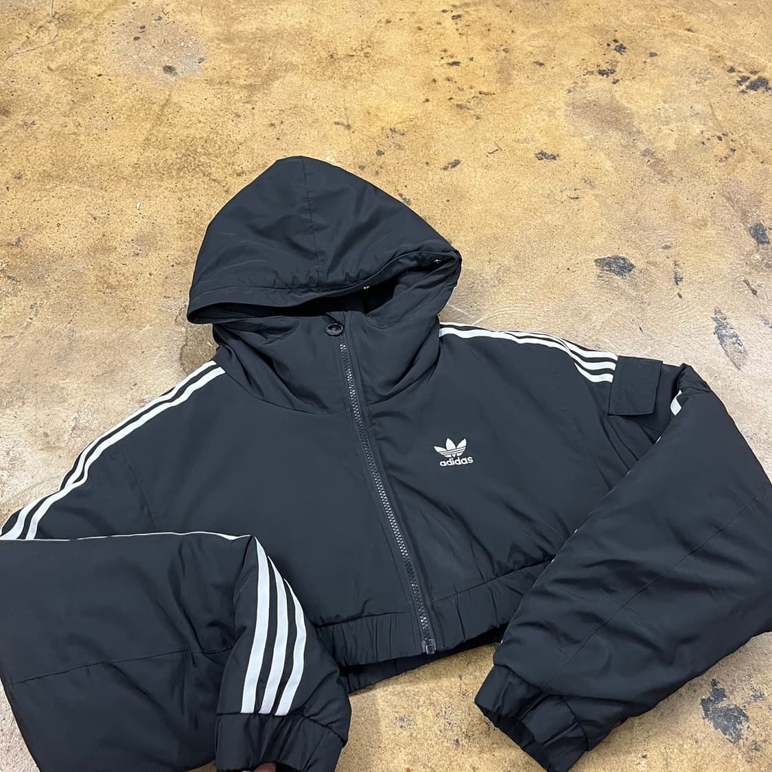 아디다스 리폼 크롭 후드 숏패딩  상품이미지1